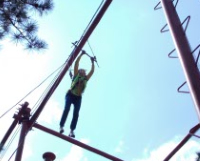 花冠集团开展野外拓展训练