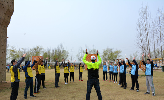 挑战150/300-场地拓展训练项目