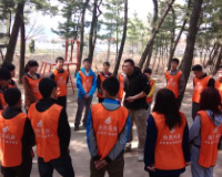 大学生村官进行拓展训练