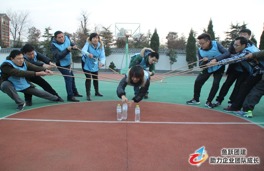 《青春无悔，激情无限》 居然之家拓展训练顺利结束