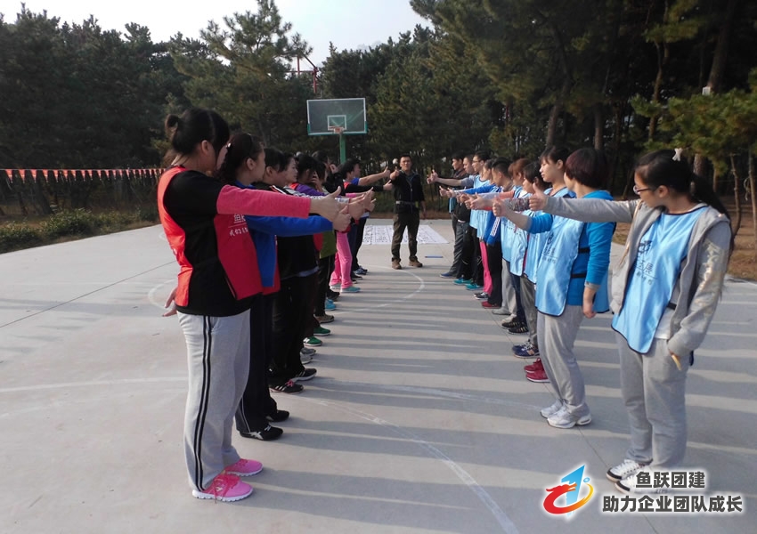 四季沐歌千余名营销将士户外拓展训练圆满结束 四季沐歌千余名营销将士户外拓展训练圆满结束