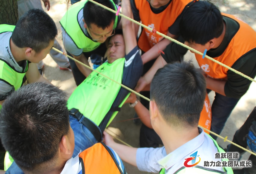 辛庄收费站组织员工拓展训练 辛庄收费站组织员工拓展训练