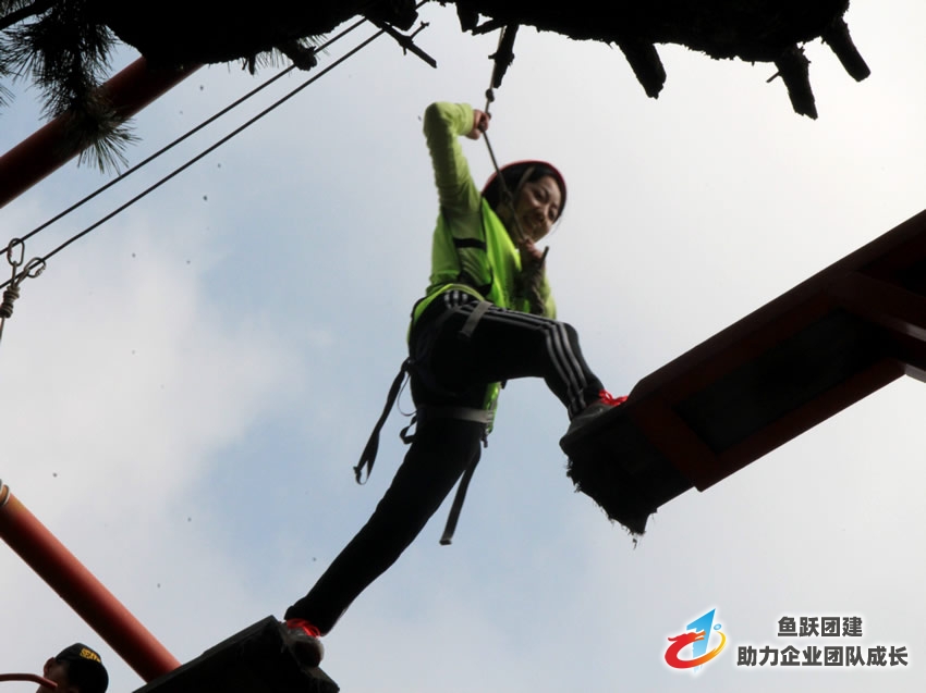 南航珠海公司组织乘务员拓展训练