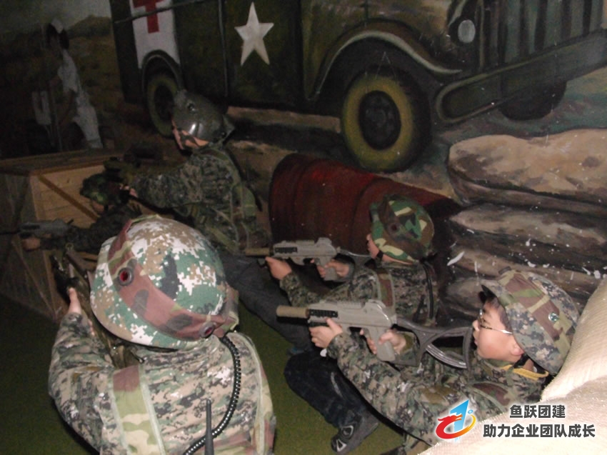 市青年联合会组织小学生及学校进行儿童拓展训练