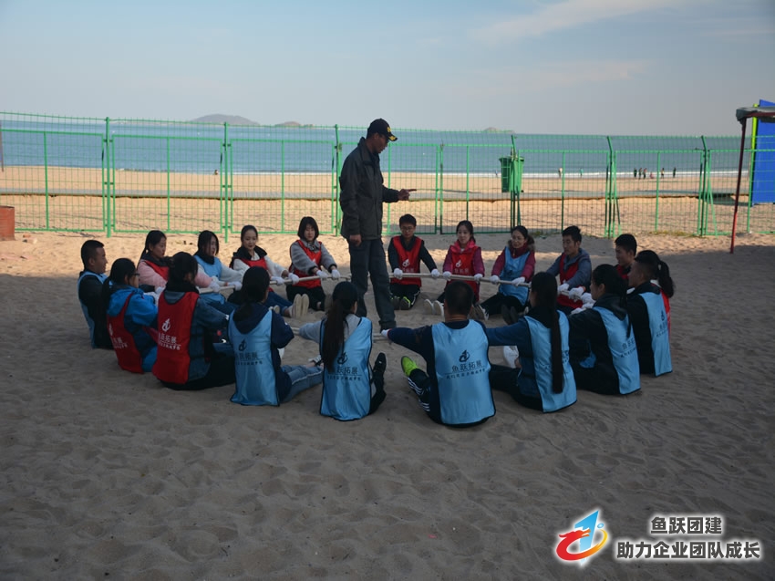 学校青年教师拓展训练增进同伴信任感 学校青年教师拓展训练增进同伴信任感