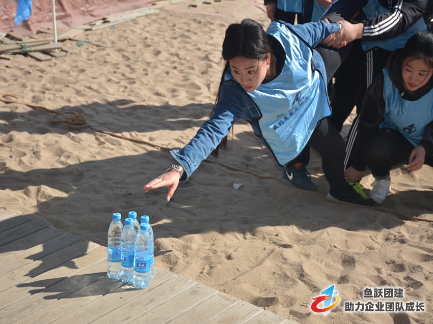 烟台大学学生干部赴拓展基地进行拓展训练活动 烟台大学学生干部赴拓展基地进行拓展训练活动