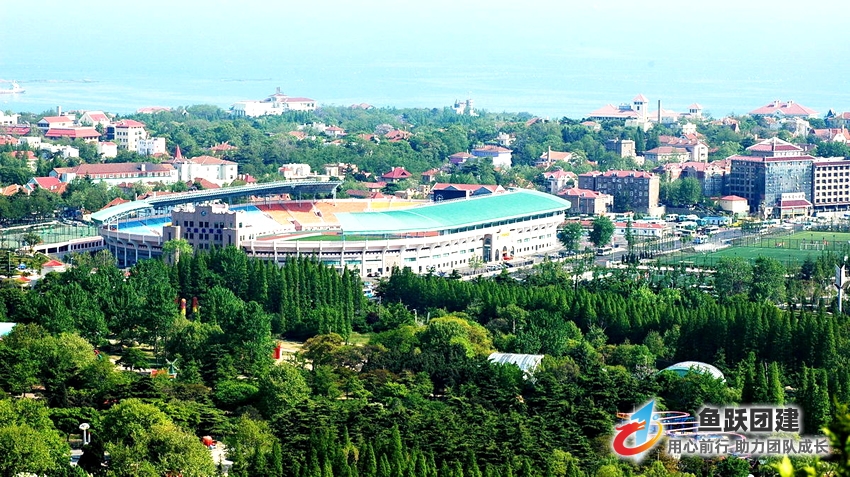 青岛天泰体育场活动基地可以全年全天候使用，可开展各类比赛项目、油画大师 、大富翁、造船、F1赛车、舞龙、梦想家园、共筑未来城及各类拓展培训活动等。