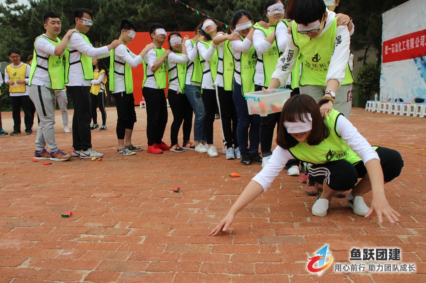 团队贪吃蛇-场地拓展训练项目
