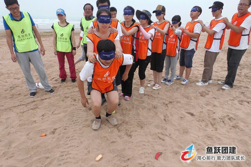 团队贪吃蛇-场地拓展训练项目