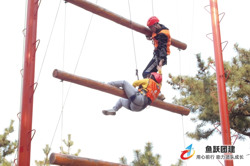 巨人天梯-潍坊高空拓展培训项目