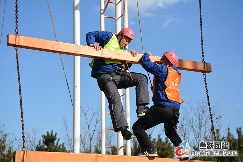 巨人天梯-潍坊高空拓展培训项目